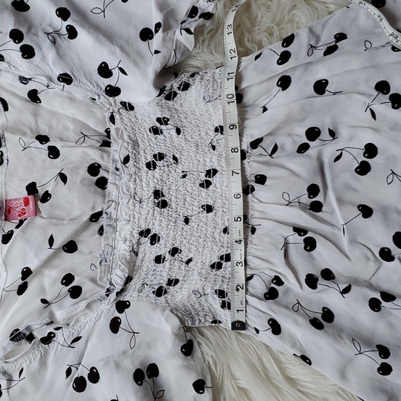 Lucy love cherry top - Picture 4 of 4